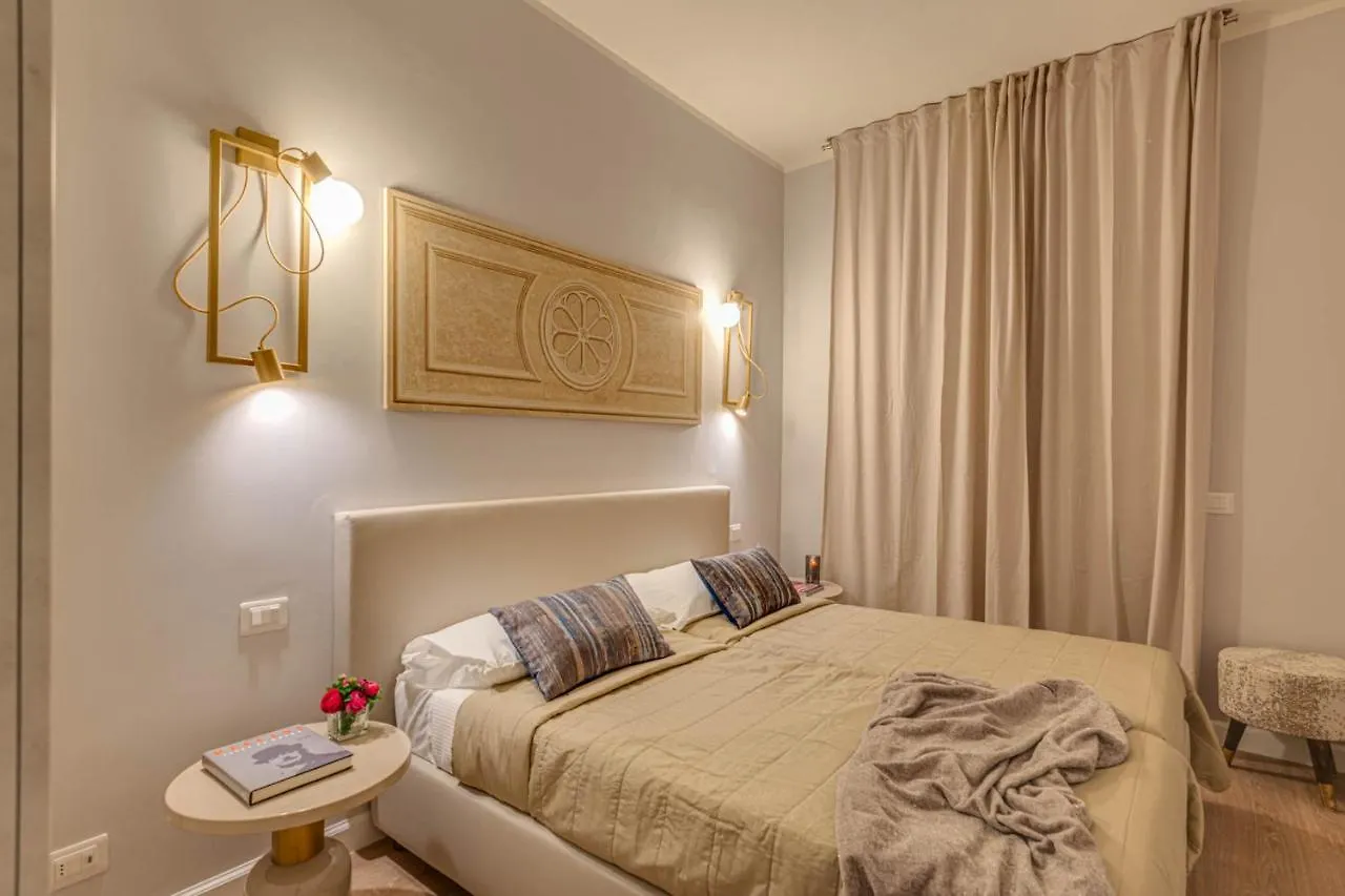Apartments Florence -Ponte Vecchio View 0*,  Italy