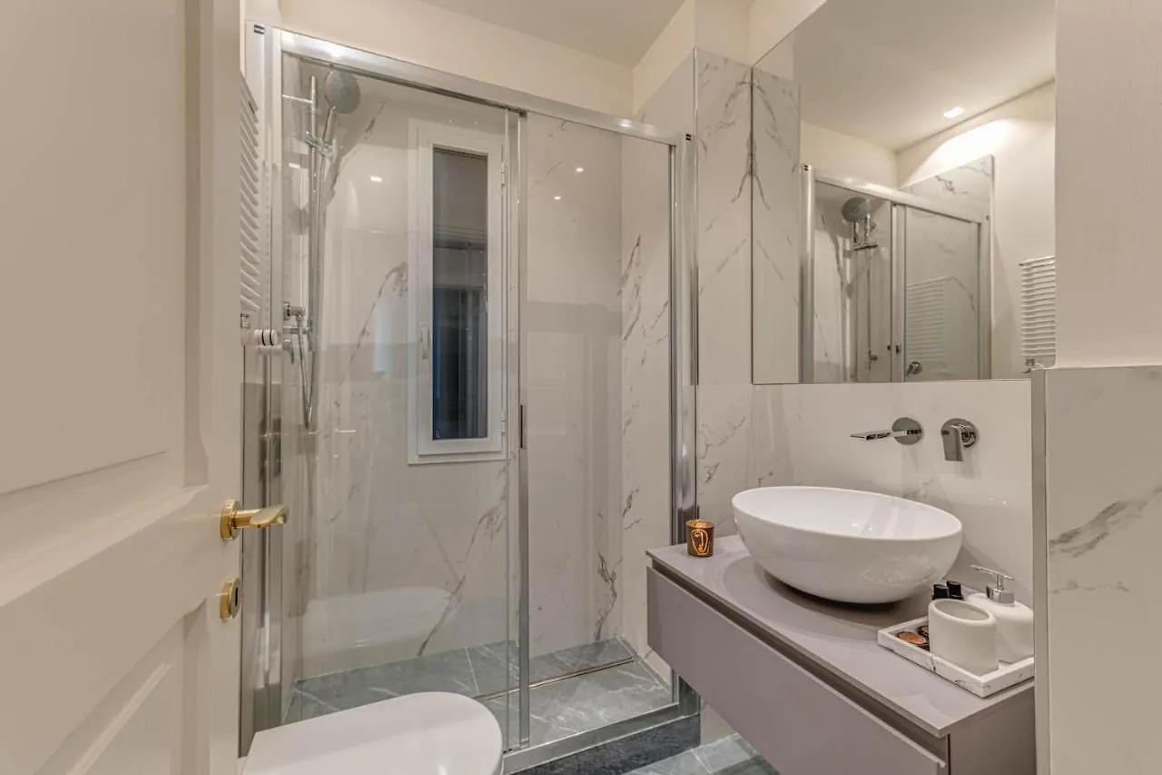 Apartments Florence -Ponte Vecchio View 0*,  Italy